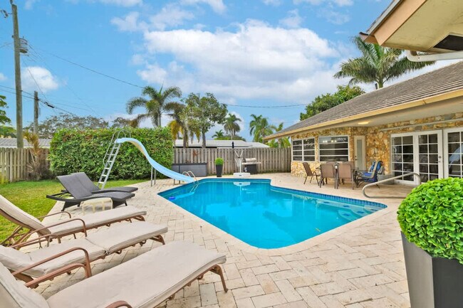 Building Photo - 1006 SE 6th St