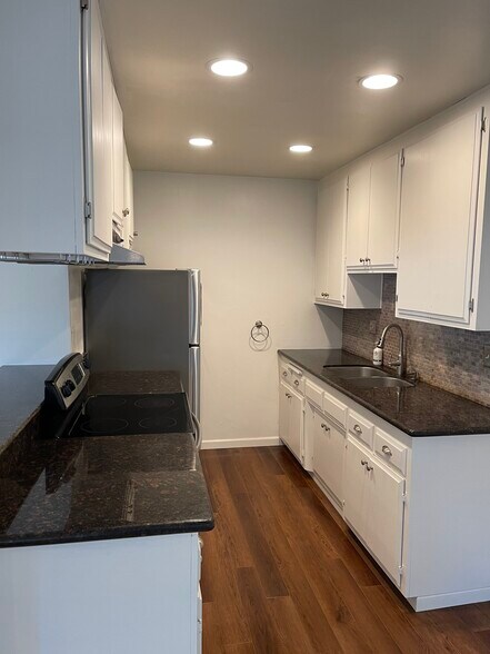 Kitchen - 3045 E Theresa St