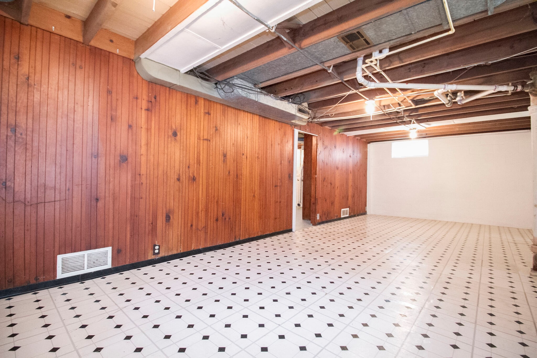 Building Photo - 2016 Balkan Pl