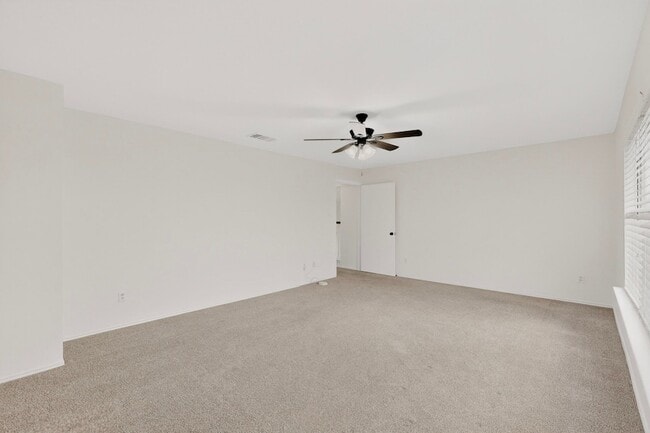 Building Photo - 817 Edmonton Dr