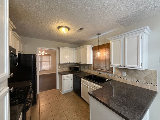 Building Photo - T.R. Lawing Realty Property