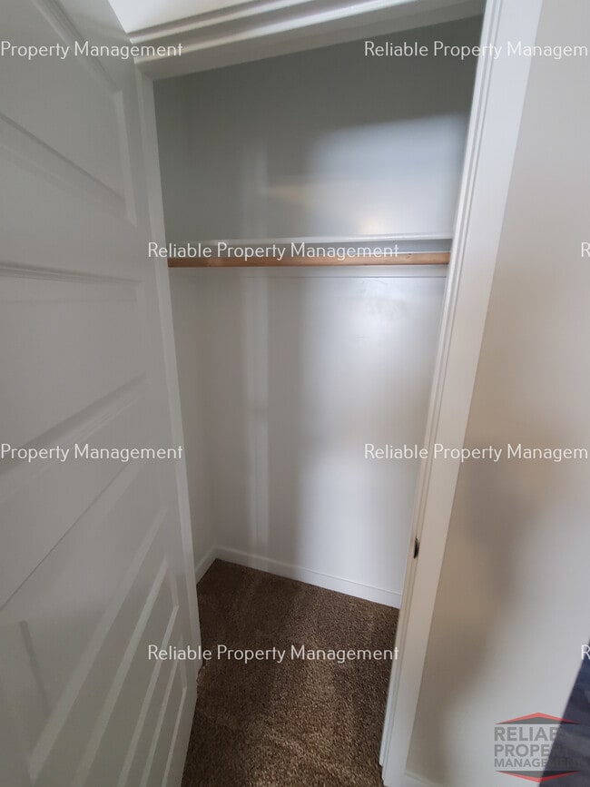 Building Photo - 2001 Lawrence Ln