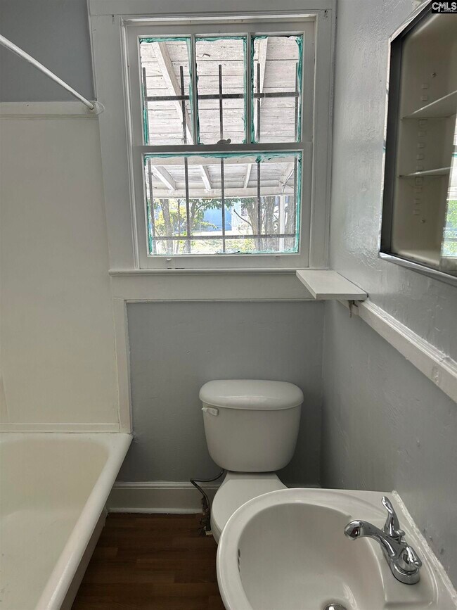 Building Photo - 804 Columbia College Dr