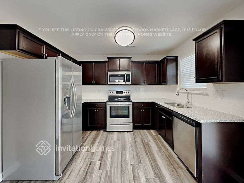 Building Photo - 1041 Bolivia Dr