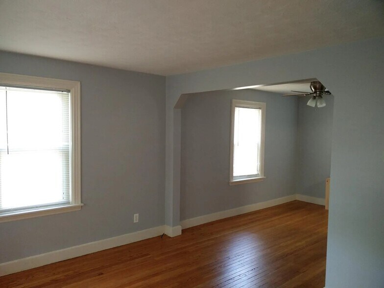 Building Photo - 37 Walworth St