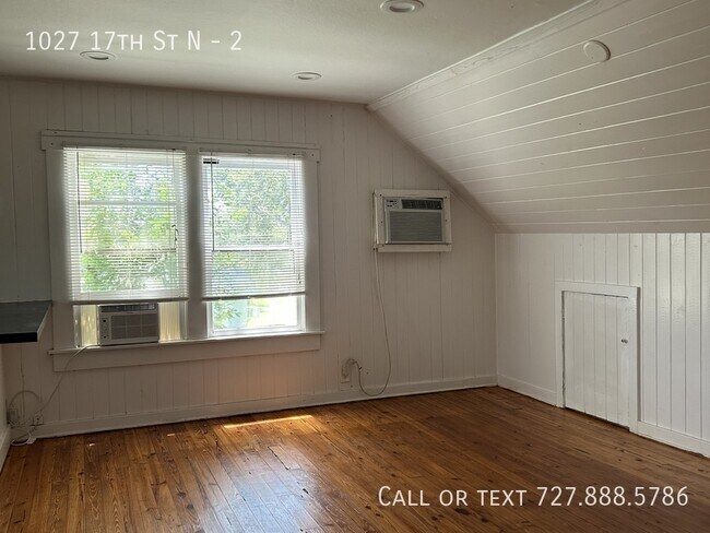 Building Photo - 1027 17th St N