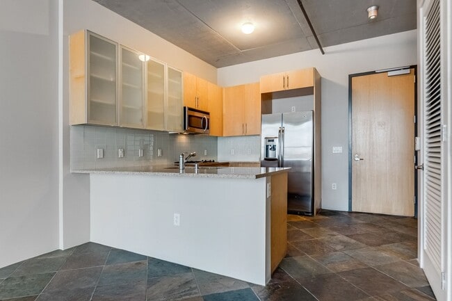 Building Photo - Juhl 345-City Views from this Spacious Deluxe Studio Residence