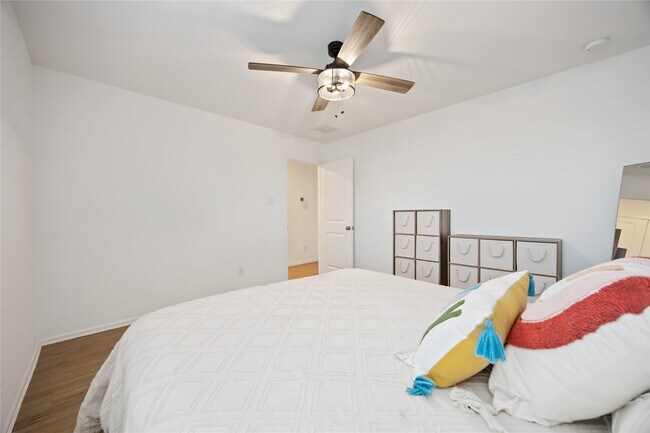 Building Photo - 5031 Hurston Pk Trl