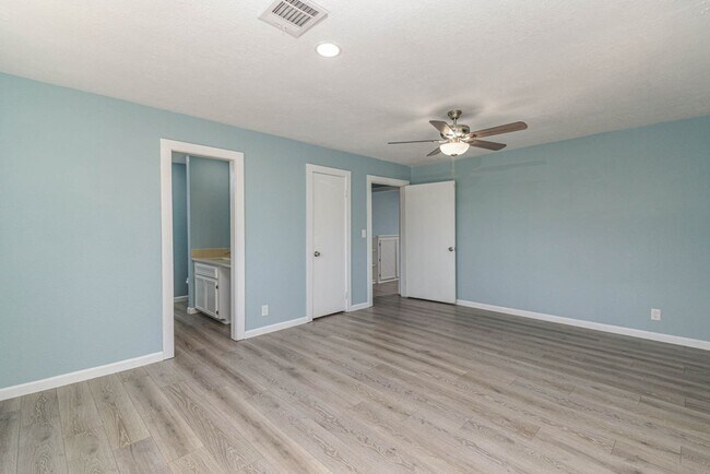 Building Photo - 3735 Woodpeckers Grove
