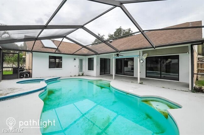 Building Photo - 4 br, 2 bath House - 3213 Stevenson Street...