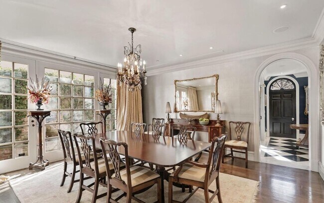 Building Photo - Georgetown East Village Perfection with PA...