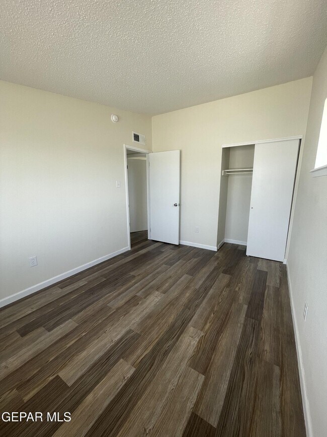 Building Photo - 312 Graphite Dr