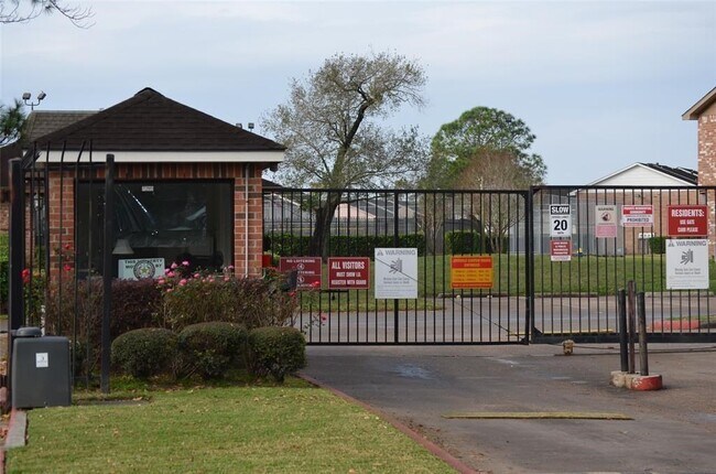 Building Photo - 7037 Chasewood Dr