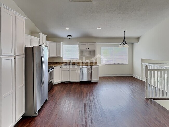 Building Photo - 129 W 1225 N