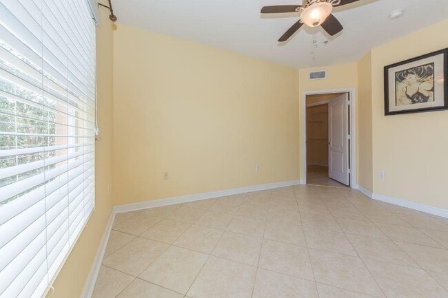 Building Photo - 5080 Fairways Cir