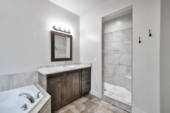 Building Photo - Comfort & Style: Spacious 3-Bed, PLUS LARGE OFFICE, 2-Bath Retreat in DESERT CANYON"