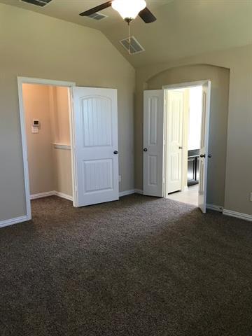 Building Photo - 2105 Washington Park Way