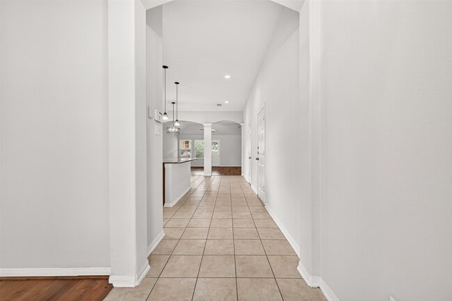 Building Photo - 6030 Wildbriar Ln