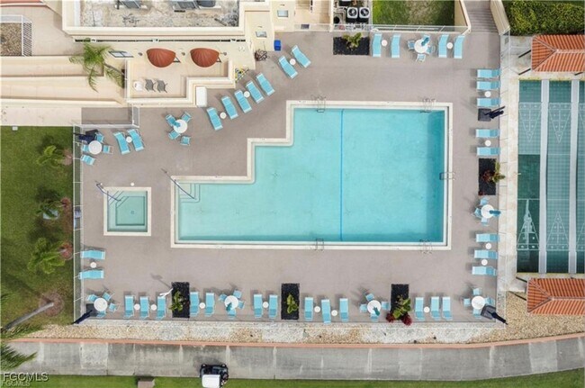 Building Photo - 3282 Sabal Springs Blvd