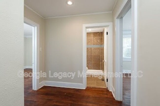 Building Photo - 2615 W Main St