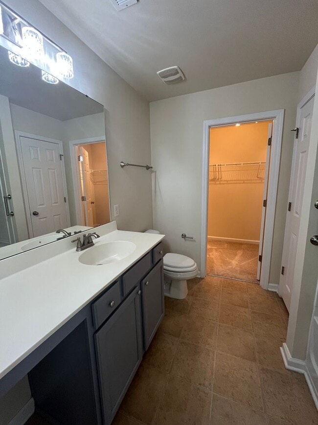 Building Photo - 275 Cameron St