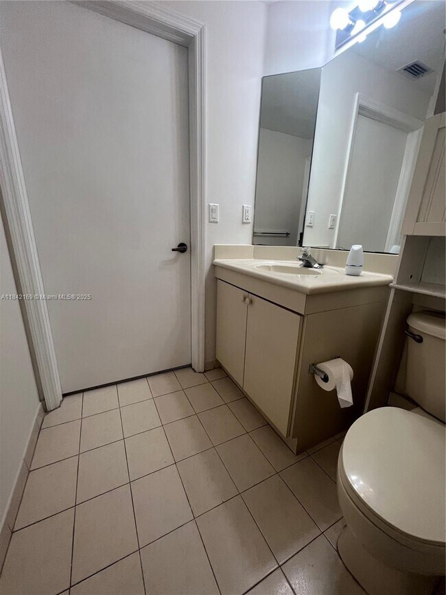 Building Photo - 6340 NW 114th Ave