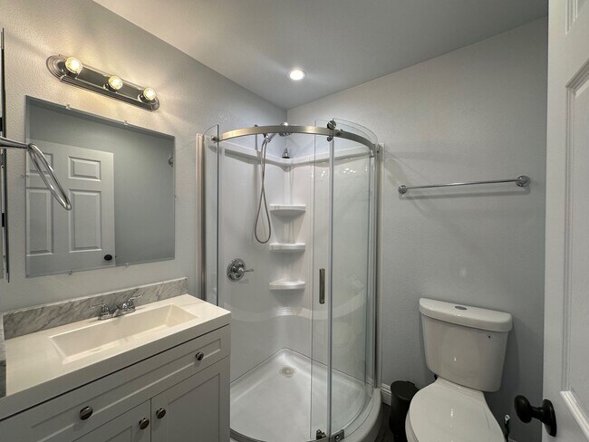 Building Photo - Stunning 1+1 ADU in Agoura Hills