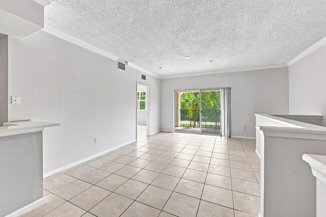 Building Photo - 5860 W Sample Rd
