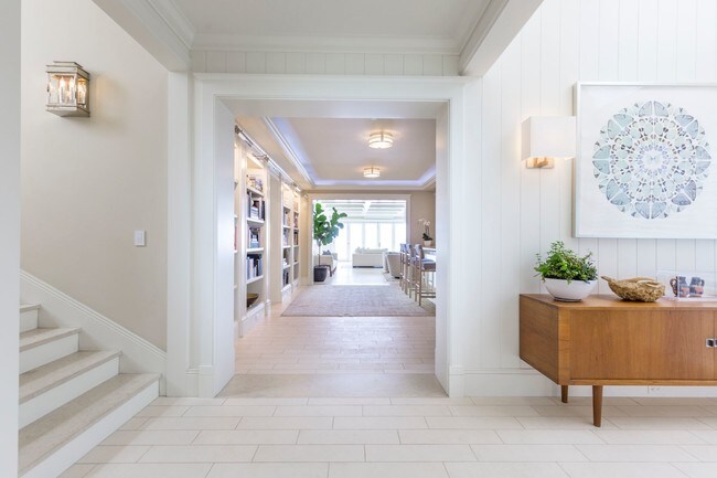 Building Photo - 119 Malibu Colony Rd