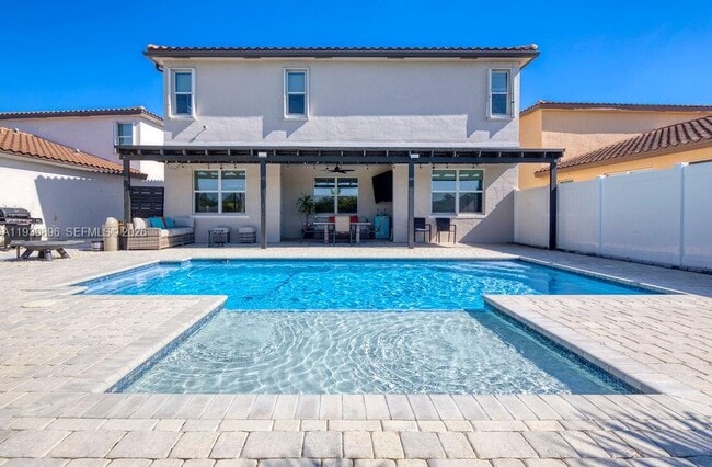 Building Photo - 8175 NW Greenbank Cir