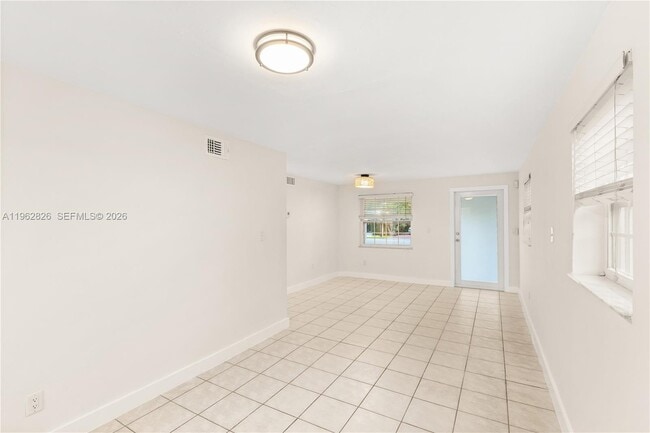 Building Photo - 6365 SW 33rd St