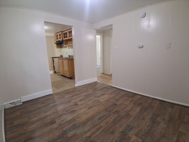 Building Photo - Lovely 3 Bedroom House FOR RENT in Fairfield Twp $1600