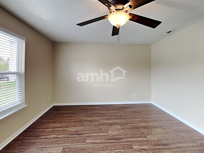 Building Photo - 527 Runnymede Ct