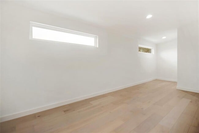 Building Photo - 5305 Ledesma Rd