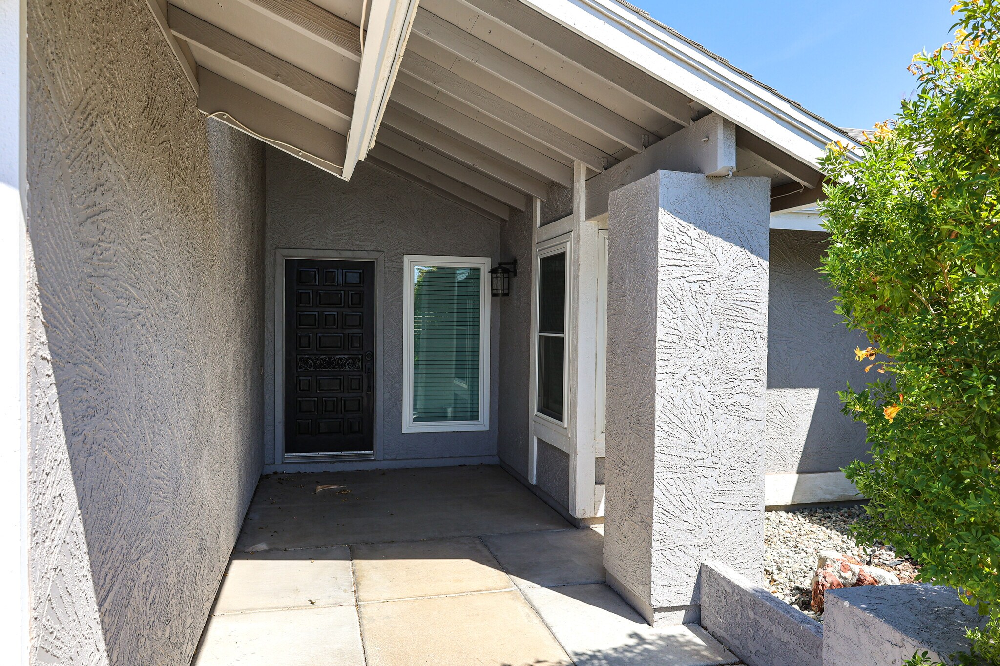 Building Photo - 14101 N 78th Dr