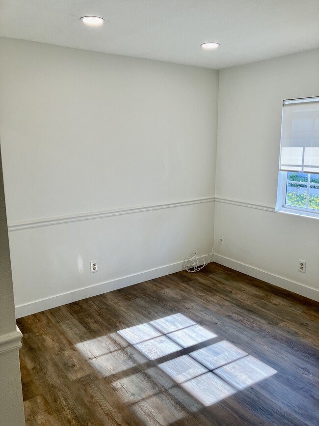 Building Photo - 2899 Thicket Pl