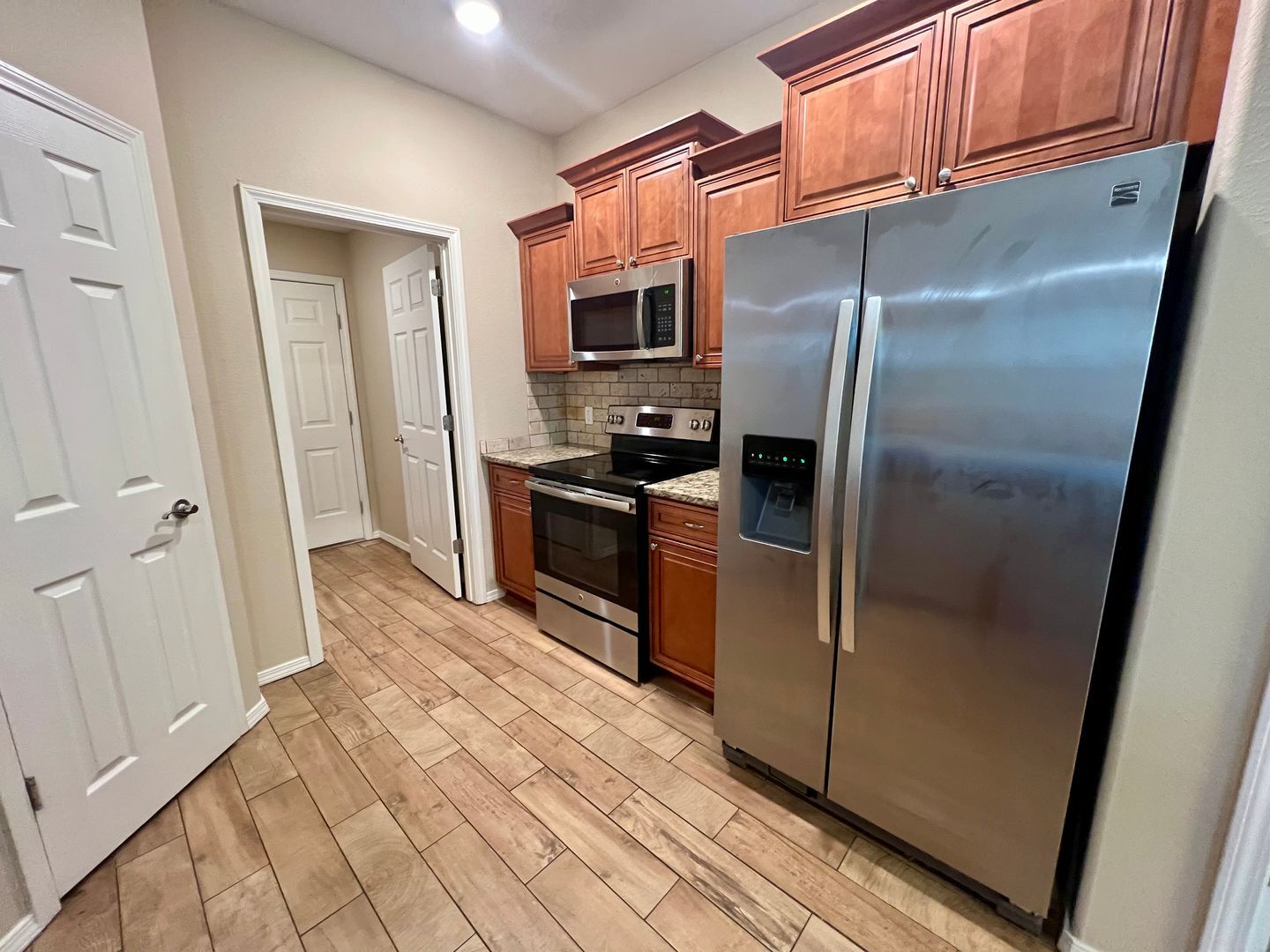 Building Photo - 601 Ridge Point Dr