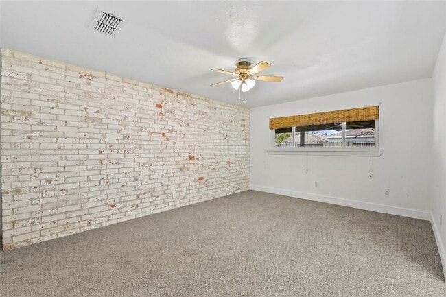Building Photo - 826 Seacliff Dr