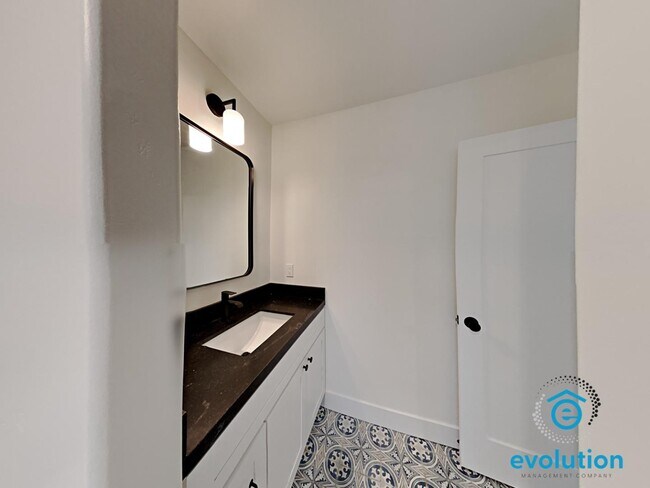 Building Photo - 3831-3835 3rd Avenue - 3835 3rd Ave Apt 6