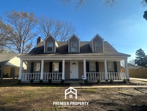 Building Photo - 2814 Baywood Dr