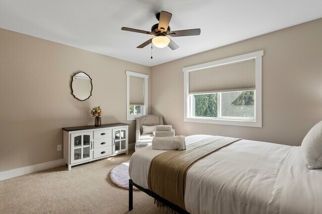 Building Photo - 37909 Theo Ln