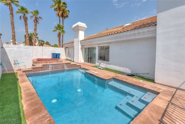 Building Photo - 8129 Pacific Cove Dr