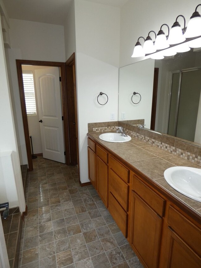 Building Photo - Rolling HIlls Court Rambler
