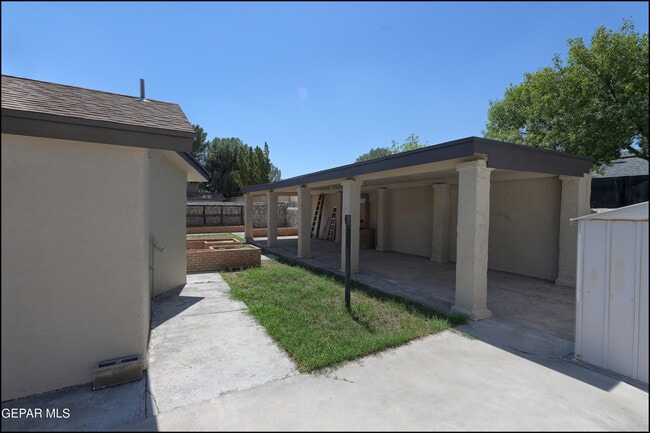 Building Photo - 129 Torrey Pines Dr