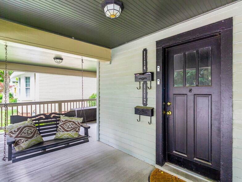 Building Photo - 1112 Clinton St