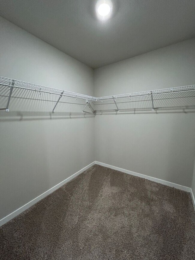 Building Photo - Your Dream Home Awaits in Gretna, NE!