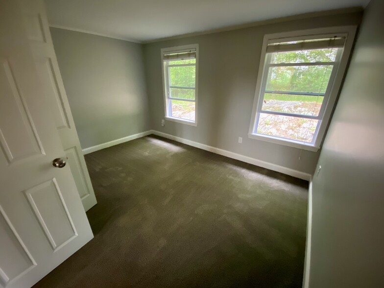 Building Photo - 1106 Highland Ave