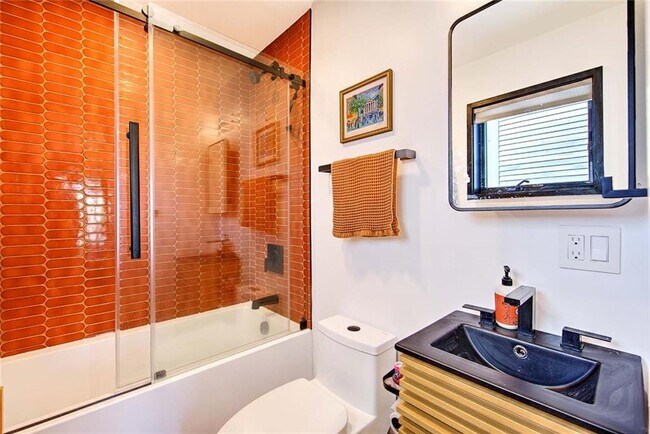 Building Photo - 37 Ring St