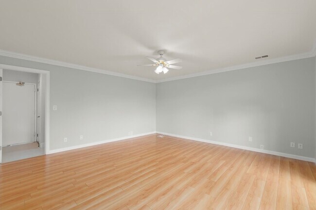 Building Photo - 6 Grand Cove Way