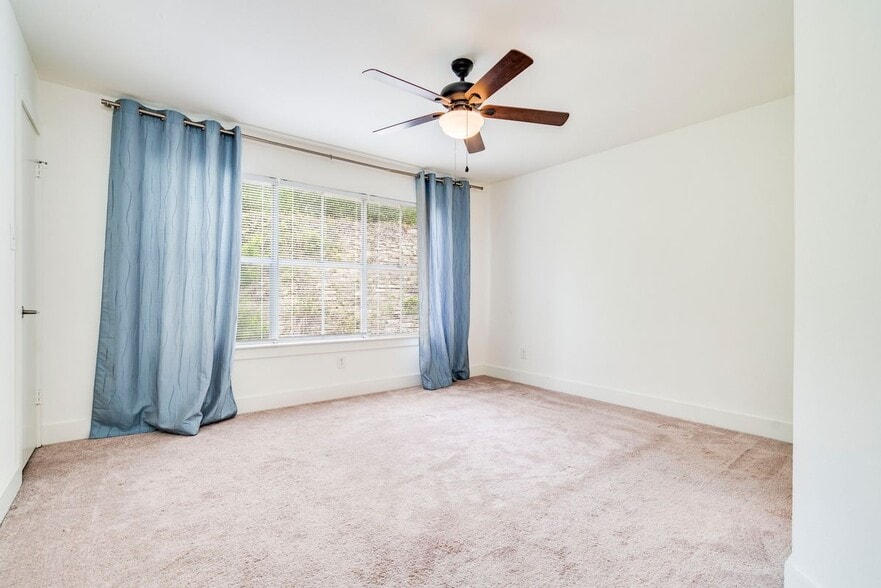 Building Photo - 6901 Old Quarry Ln